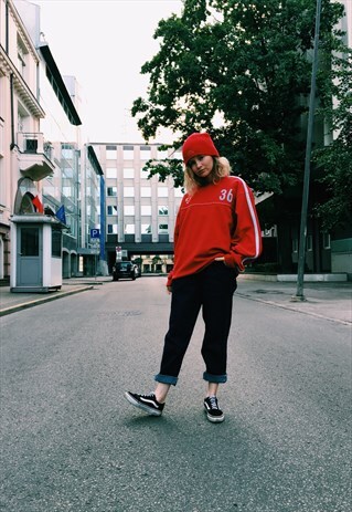 RED NIKE SWEATSHIRT
