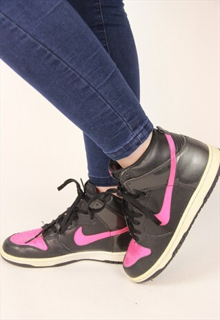 VINTAGE NIKE TRAINERS