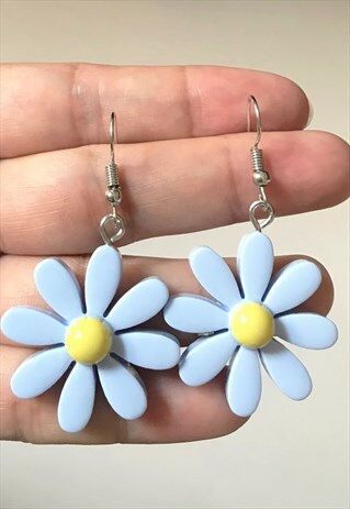 BLUE DAISY EARRING