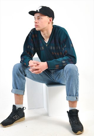 VINTAGE 80S V NECK JUMPER