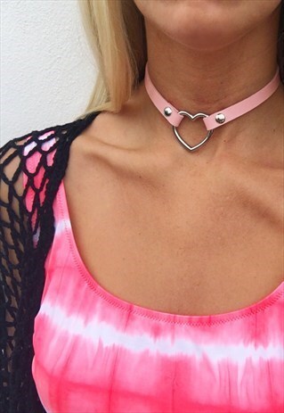 THE PINK LEATHER HEART CHOKER