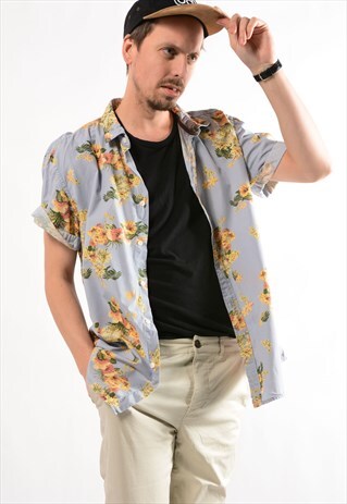 HAWAIIAN SHIRT.