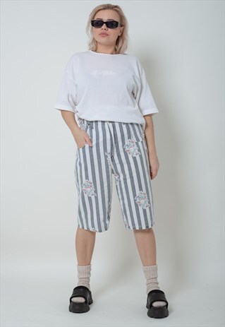 VINTAGE HIGHWAISTED WOMEN MIDI SHORTS IN MIXED PRINT M