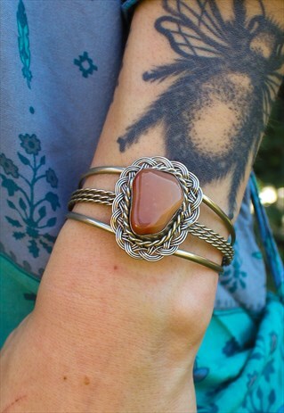 ADJUSTABLE ORANGE GEMSTONE BANGLE
