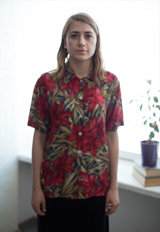 VINTAGE 90'S RED PATTERNED SHORT SLEEVED SHIRT
