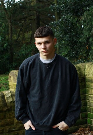 VINTAGE BLACK NIKE SWEATSHIRT