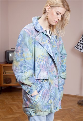 PRETTY, QUILTED ALL OVER PRINT PARKA JACKET FOM THE 80S.