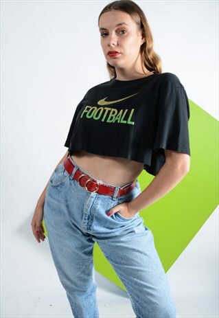 NIKE CROP TOP IN BLACK WITH LOGO
