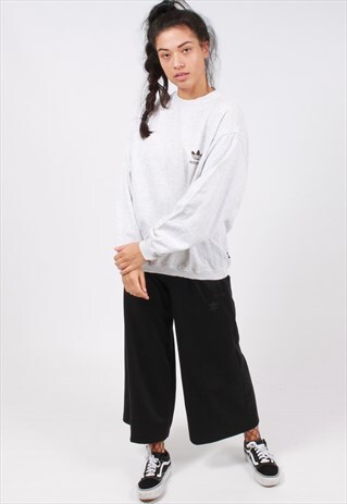 VINTAGE ADIDAS SWEATSHIRT