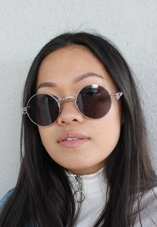 BLACK LENS SILVER FRAME ROUND Y2K STYLE SUNGLASSES