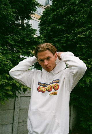 WHITE HOODIE WITH PRINTED DREAM SPORTS DESIGN