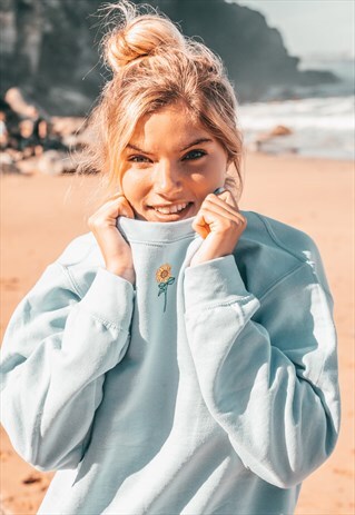 EMBROIDERED SUNFLOWER BLUE SWEATER