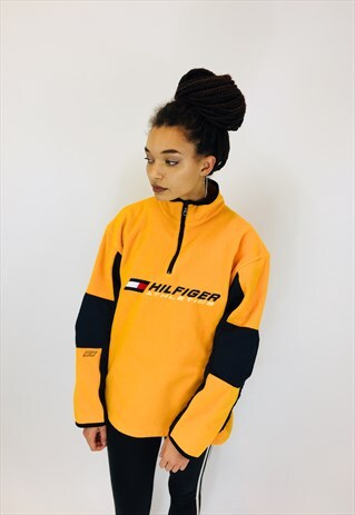 TOMMY HILFIGER EMBROIDERED 90S FLEECE
