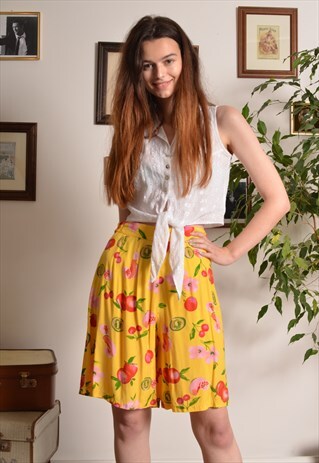 VINTAGE 80S FRUIT PATTERN ELASTICATED SHORTS IN YELLOW