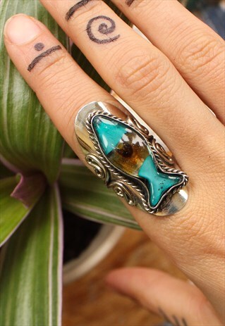 ADJUSTABLE TEAL FISH GLASS RING