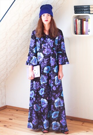 NAVY MAXI DRESS WITH WIDE SLEEVES AND BRIGHT BLUE FLOWERS