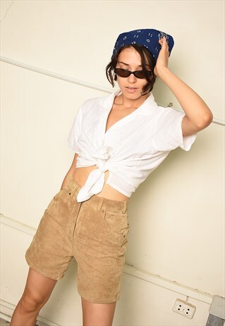 VINTAGE Y2K HIGHWAISTED PARIS CHIC SHORTS IN BROWN SUEDE