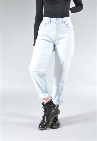 VINTAGE LEVI'S LIGHT BLUE TAPERED LEG MOM JEANS