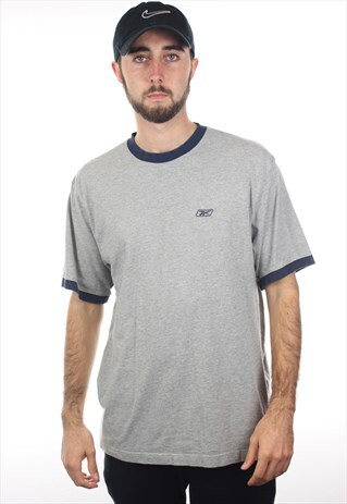 VINTAGE REEBOK SMALL LOGO T SHIRT TEE