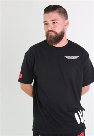 TEXT WRAP SHORT-SLEEVE TEE IN BLACK WITH WHITE PRINT