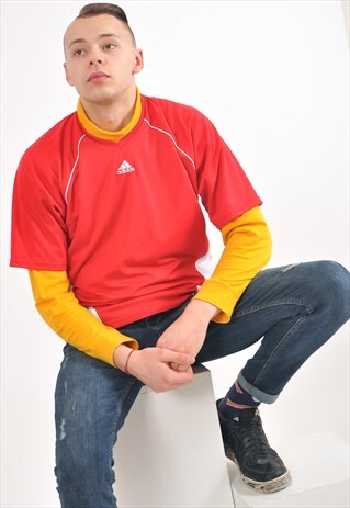 VINTAGE ADIDAS JERSEY IN RED