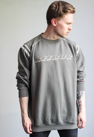 VINTAGE REEBOK SWEATSHIRT