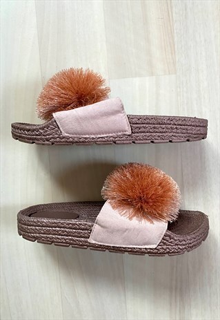 Pink Pom Pom Sliders