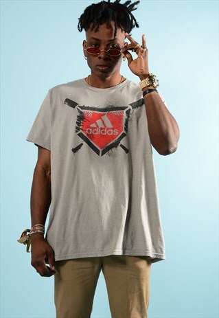 VINTAGE ADIDAS T-SHIRT
