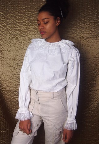 VINTAGE WHITE COTTON BLOUSE WITH LACE