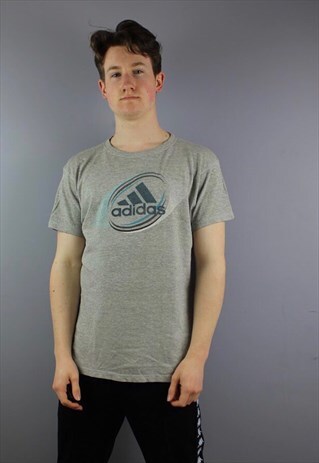 VINTAGE ADIDAS T-SHIRT IN GREY WITH PRINTING ON THE FRONT AN