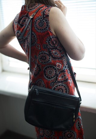 VINTAGE 80'S NAVY SHOULDER BAG