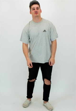 VINTAGE ADIDAS T-SHIRT