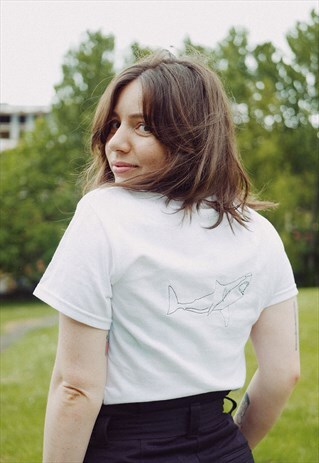 T-SHIRT IN WHITE WITH SHARK EMBROIDERY