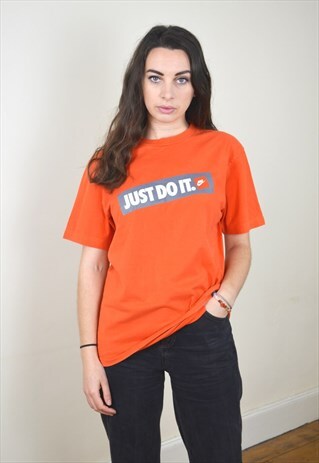 00'S VINTAGE ORANGE NIKE T SHIRT