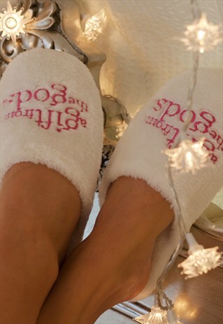 SOFT AND FLUFFY WHITE SLIPPERS WITH PINK EMBROIDERY
