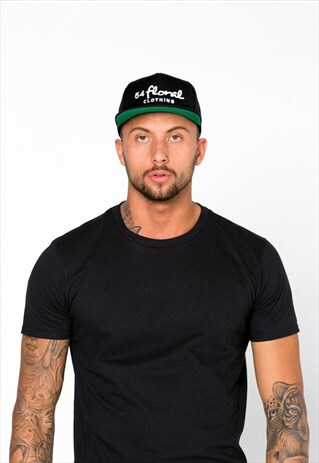 LOGO EMBROIDERED SNAPBACK BASEBALL CAP - BLACK