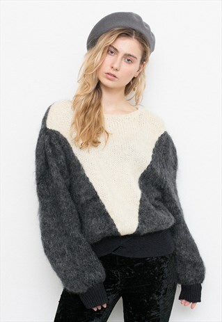 VINTAGE BLACK AND WHITE SWEATER