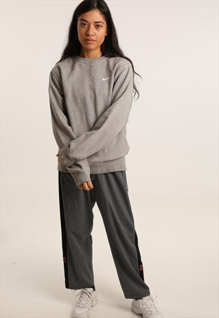 VINTAGE NIKE EMBROIDERED LOGO SWEATSHIRT