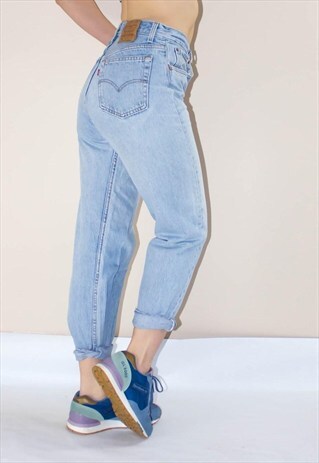 VINTAGE LIGHT STONEWASH MOM JEANS