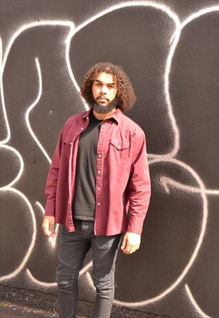 WRANGLER BUTTON UP SHIRT WITH POCKETS