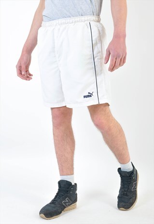 VINTAGE 90'S SHORTS IN WHITE