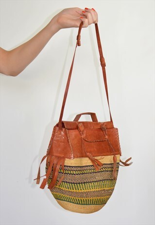 VINTAGE 70S BROWN LEATHER STRAW WICKER BASKET BUCKET BAG