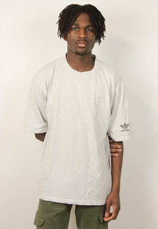 VINTAGE ADIDAS TSHIRT