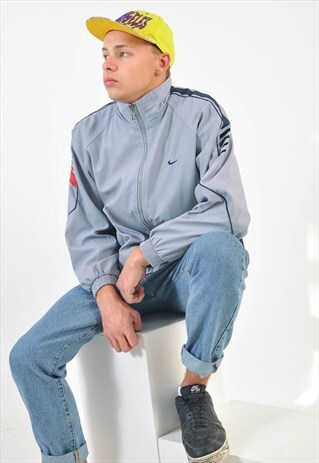 VINTAGE NIKE SHELL JACKET IN GREY