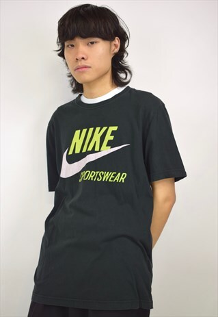 VINTAGE 90S NIKE BLACK AND GREEN LOGO T-SHIRT