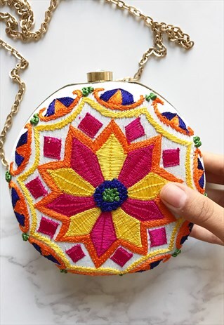 ROUND MULTICOLOUR FLORAL EMBROIDERY HANDMADE CLUTCH PURSE BA