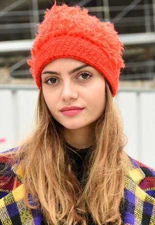VINTAGE 1970'S BEANIE HAT WOOL RED