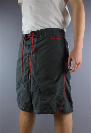 VINTAGE ADIDAS SHORTS IN GREY WITH POCKETS AND EMBROIDERED L