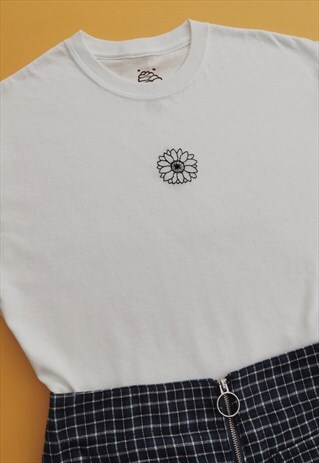 UNISEX HAND EMBROIDERED SUNFLOWER MOTIF T-SHIRT