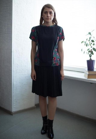 VINTAGE 80'S MULTI COLOUR PATTERNED T-SHIRT